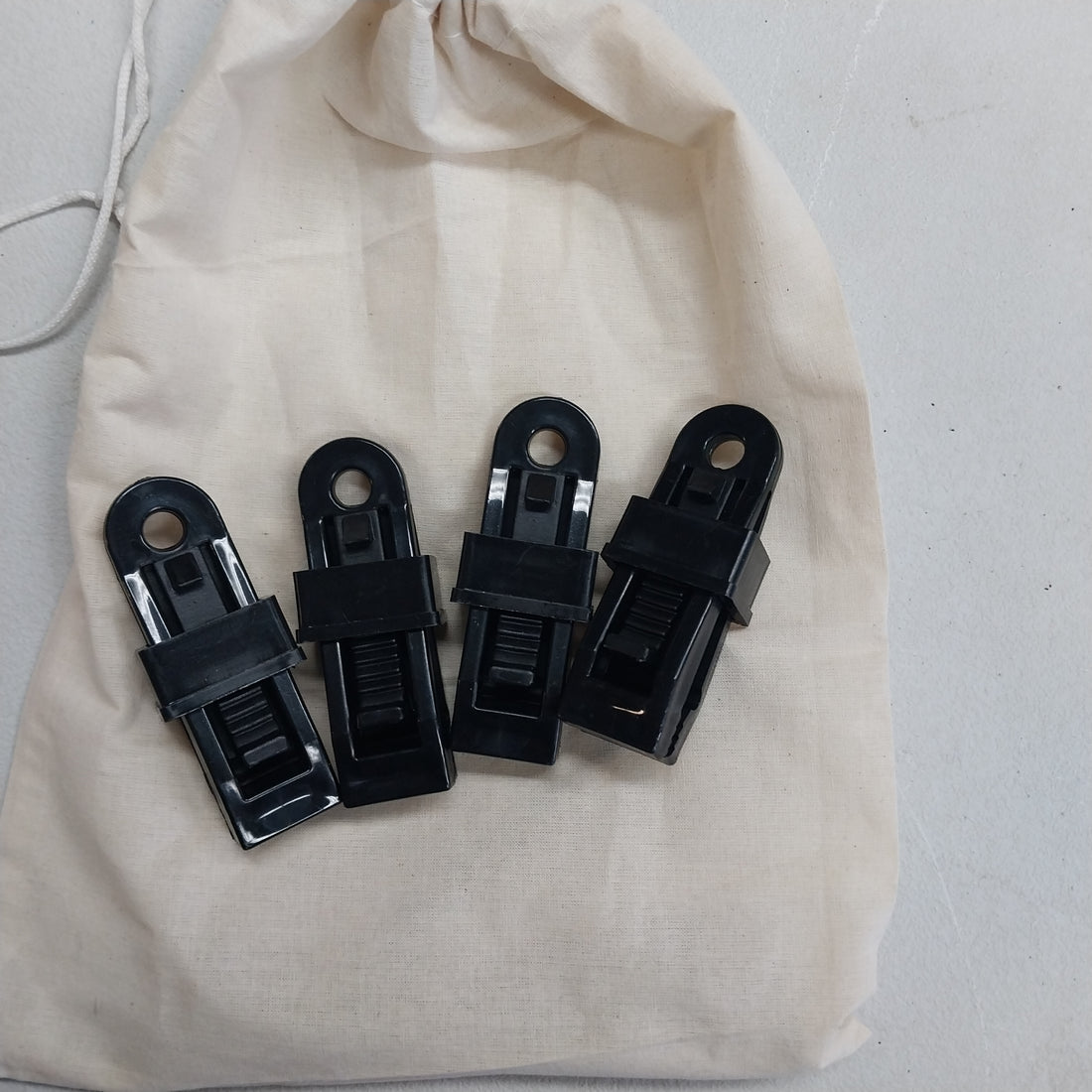 Portable Clips for Pegging down your Ooutdoor Mats -Pack 4